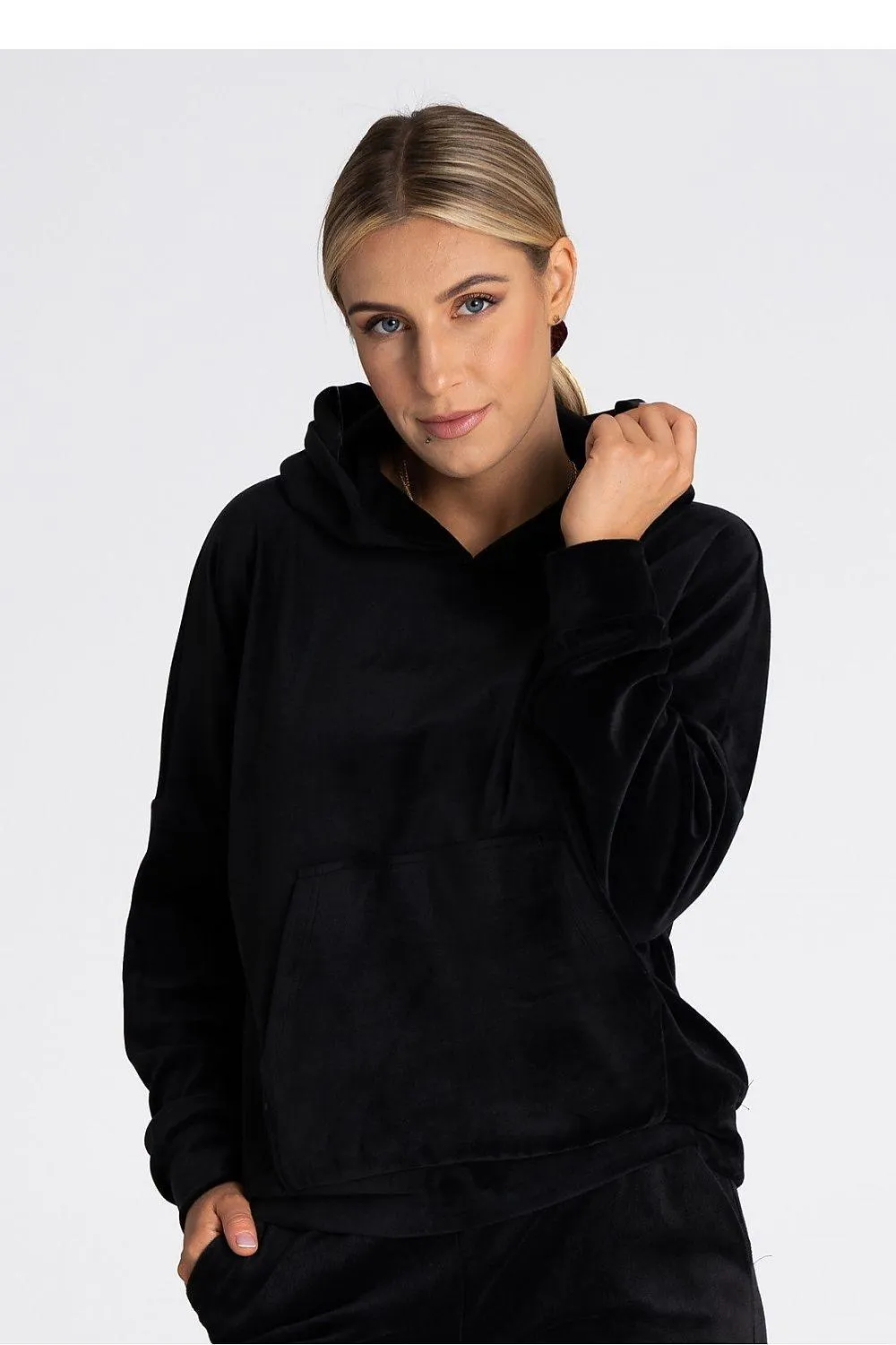 Chic Velour Hooded Sweatshirt with Practical Kangaroo Pocket