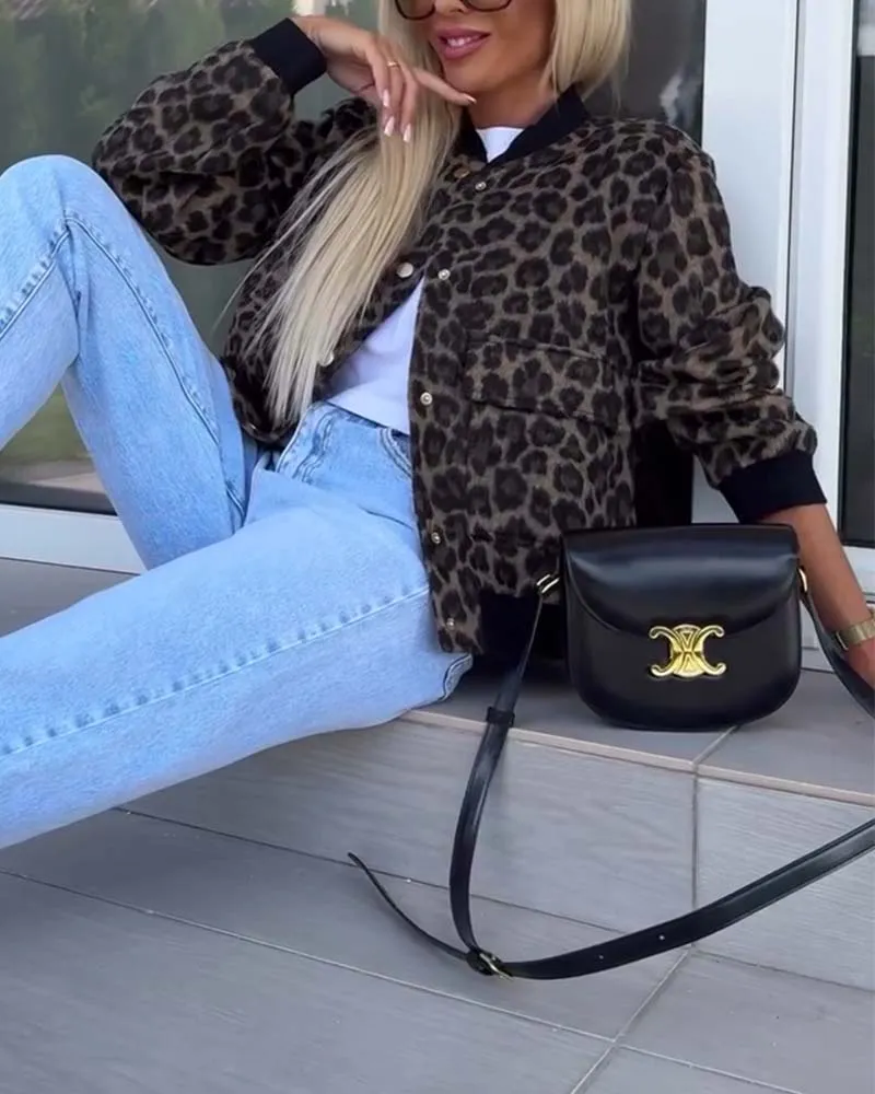 Fashionable leopard print snap pocket jacket