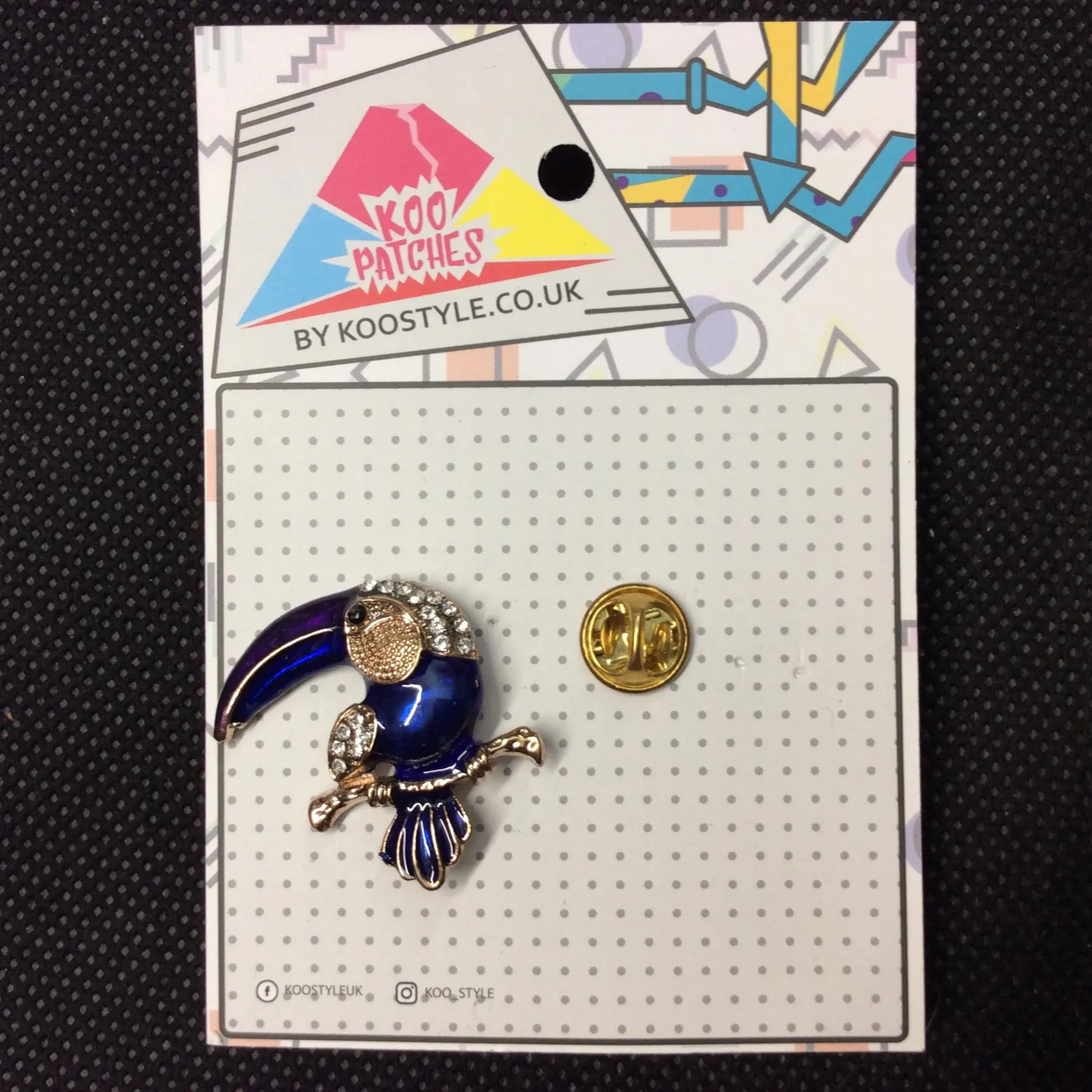 MP0255 - Special Blue Toucan Parrot Bird Metal Pin Badge